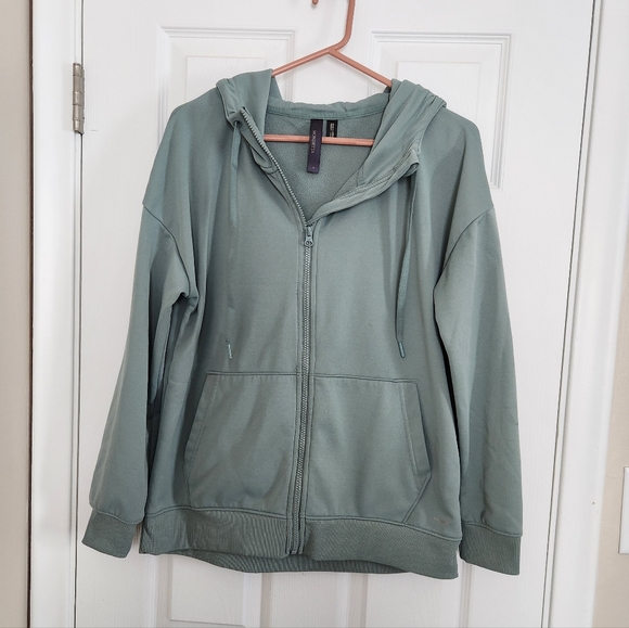 Mondetta Tops - Mondetta Zip Up Hoodie